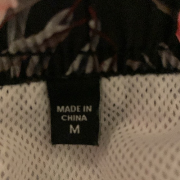 Fashion Nova Mens Swim Trunks Size M. #343 - Picture 7 of 9